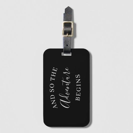 EN DAAROM BEGINT DE ADVENTUUR MET HET VERBREKEN VA BAGAGELABEL (Voorkant (verticaal))