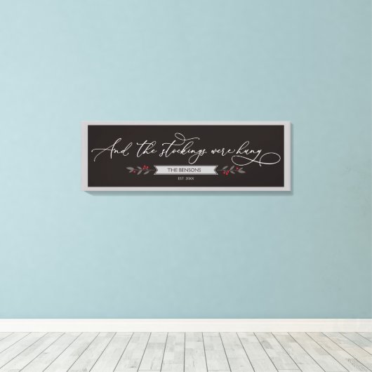 En de kousen werden opgehangen - Grote kerstSVG Canvas Afdruk (Insitu (Houten vloer))