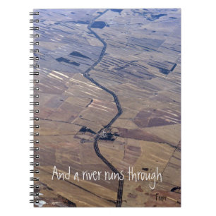 en een rivier loopt door notitieboek