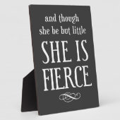 En hoewel ze maar klein is, is ze hevig fotoplaat (Zijkant)