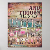 "En hoewel ze maar klein is, is ze hevig." Poster (Voorkant)