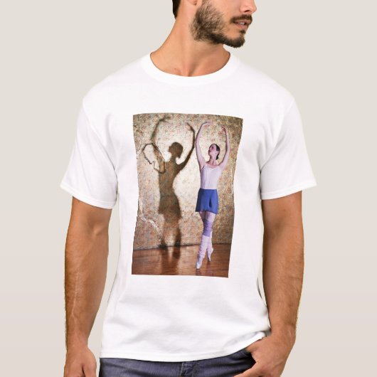 En Pointe Shirt (Voorkant)