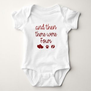 En toen waren er vier Baby, Dog Paw Baby shower Romper