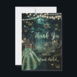 Enchanted Forest Emerald Green Dress Bat Mitzvah Bedankkaart<br><div class="desc">Personaliseer deze betoverende Bat Mitswa bedankkaart gemakkelijk en snel. Klik op de knop Bewerken met ontwerpgereedschappen om de tekst verder te bewerken, lettertypestijlen en lettertypekleuren te wijzigen. Met een meisje gekleed in een smaragdgroene jurk en een betoverde bos achtergrond. De vlinders, het meisje en de kroon zijn beweegbaar, reversibel, vermenigvuldigbaar...</div>