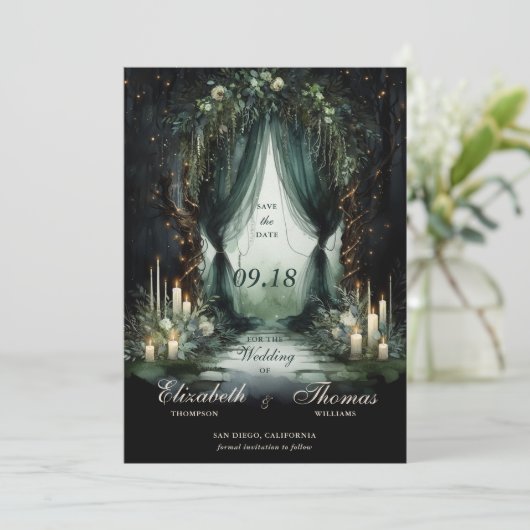 Enchanted Forest Moody Dramatische Fotobruiloft Save The Date (Staand voorkant)