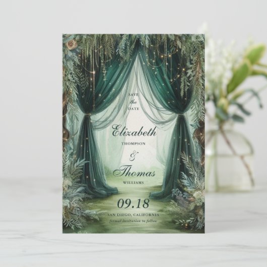Enchanted Forest Moody Kalligrafie Fotobruiloft Save The Date (Staand voorkant)