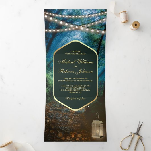 Enchanted Forest String Lights Lantaarn Wedding Drieluik Uitnodiging (Binnen)