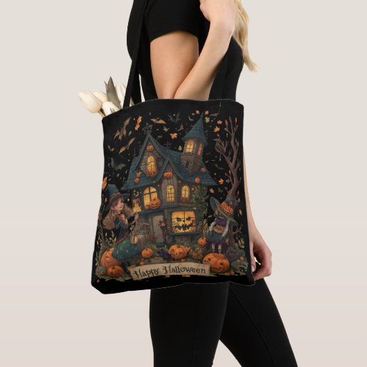 Enchanted Haunted House Halloween Tote Bag (Dichtbij)