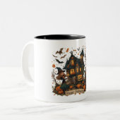 Enchanted Haunted House Halloween Tweekleurige Koffiemok (Voorkant links)