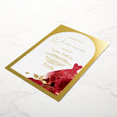 Enchanted Red Dress Blush Floral Quinceanera Gold Folie Uitnodiging (Gedraaid)
