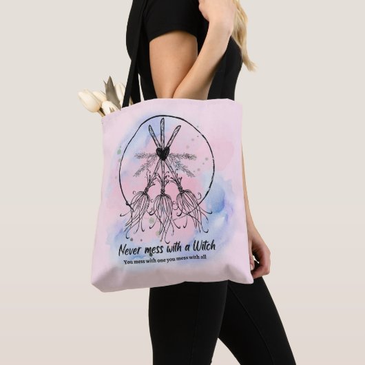 Enchantress Empowerment: nooit knoeien met een hek Tote Bag (Dichtbij)