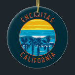 Encinitas California Retro Noodlijdende Cirkel Keramisch Ornament<br><div class="desc">Encinitas retro vector reisontwerp in een embleemstijl. Encinitas ligt langs zes mijl van de kust van de Stille Oceaan en is een ongerepte herinnering aan de historische Highway 101-strandcultuur die bloeide in het midden van de jaren 1900.</div>