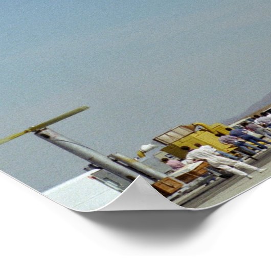 Endeavor op Runway met Columbia op SCA Overhea Poster (Hoek)