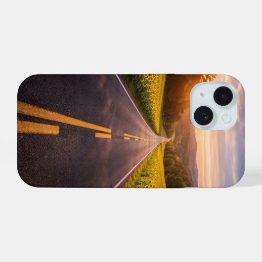 Endless Road Through Desert Landscape Phone Case iPhone 15 Case (Achterkant horizontaal)