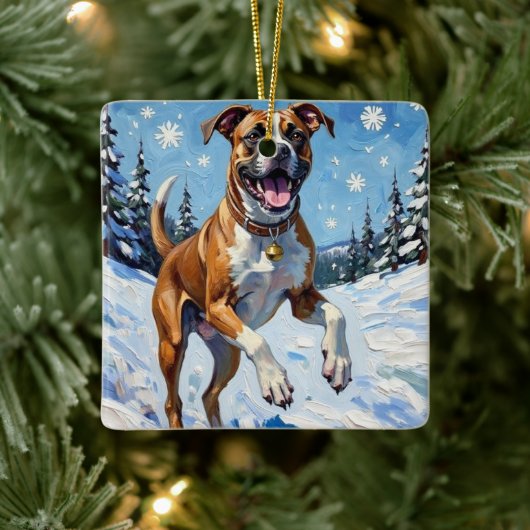 Energetic Boxer Dog Leaping in Winter Snow Fun Keramisch Ornament (Boom)