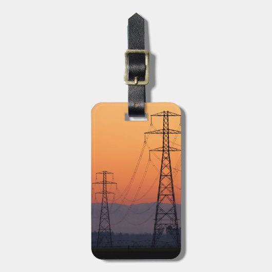 Energiemasten bij zonsondergang bagagelabel (Voorkant verticaal)