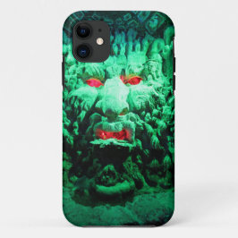 Eng masker gezicht in rotswand iPhone 11 hoesje