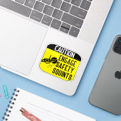 engage Safety Squints Sticker (Laptop met iPhone)