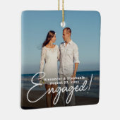 Engaged Elegant Script Overlay Verloving Foto Keramisch Ornament (Rechts)