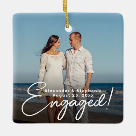 Engaged Elegant Script Overlay Verloving Foto Keramisch Ornament (Voorkant)