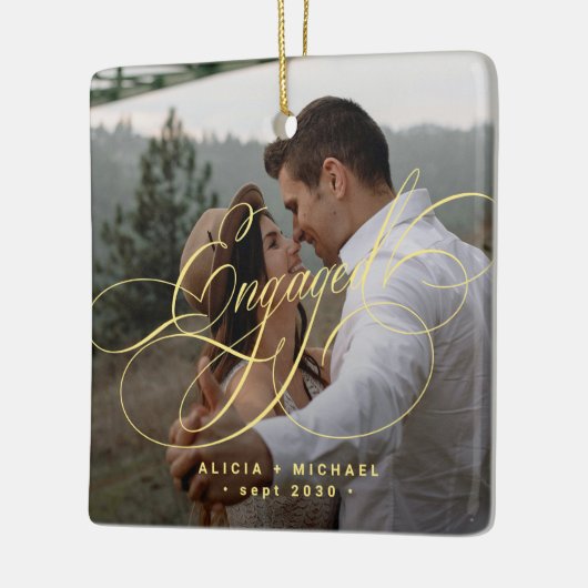 Engaged gold calligraphy script 2 photos keepsake keramisch ornament (Links)