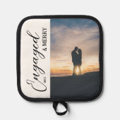 Engaged & Merry Couple Photo Pannenlap (Voorkant)