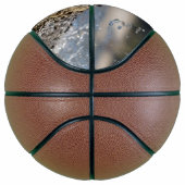Enge kaken: Australische krokodil springt Basketbal (Rechts)