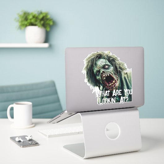 Enge Rotte Zombie Humor Sticker (Laptop op bureau)