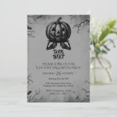 Enge Skelet Pompoen Snoep of een Beetje Griezige F Kaart (Staand voorkant)