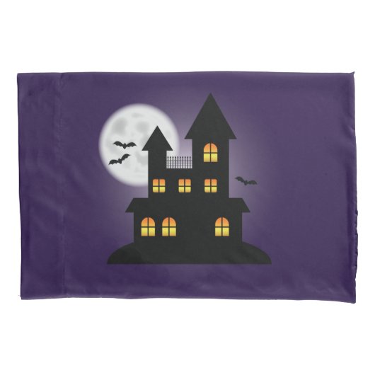 Enge Spookhuis Op Paarse Halloween Kussensloop (Voorkant)