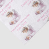 Engel die toeziet op de doop van een babymeisje tissuepapier (Detail)