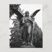 Engel met gespreide vleugels met een bloem briefkaart (Voorkant)