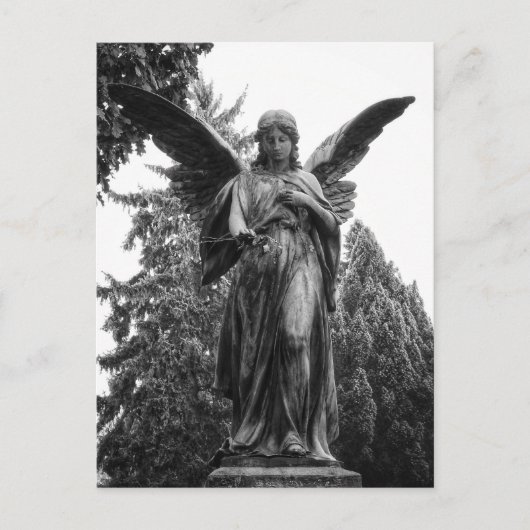 Engel met gespreide vleugels met een bloem briefkaart (Voorkant)