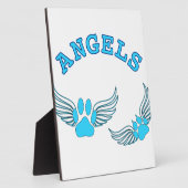 Engelachtige huisdierpoten in het blauw fotoplaat (Zijkant)