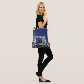 Engeland, Londen, Tower Bridge 3 Tote Bag (Op model)