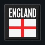 Engeland Vlag Zwart Magneet<br><div class="desc">Een afbeelding van de vlag van Sint-Joris op een zwarte achtergrond met het woord "ENGELAND" erboven in vetgedrukte witte letters.</div>