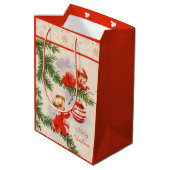 Engelen versieren de kerstboom medium cadeauzakje (Achterkant Gekanteld)