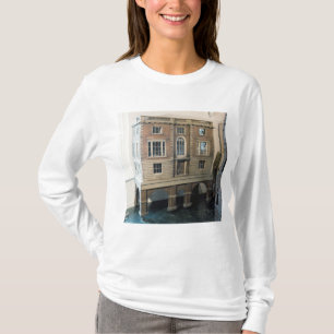 Engels balustraded doll's house with balcony t-shirt