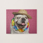 Engelse Bulldog (18 maanden oud) met stro Legpuzzel (Horizontaal)