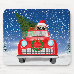 Engelse Bulldog Bestuurt Auto In Sneeuw Kerstmis Muismat