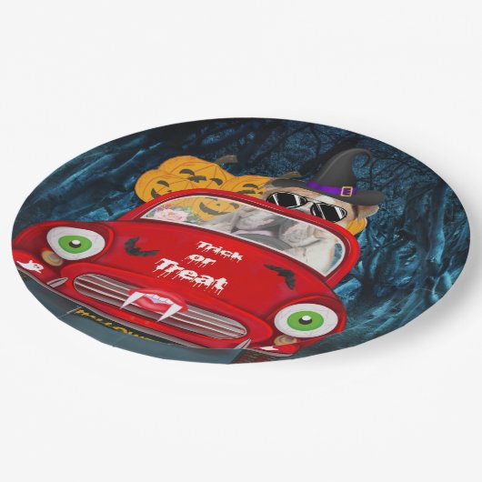 Engelse Bulldog Driving Car Scary Halloween Papieren Bordje (Gekanteld)