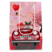 Engelse Bulldog Driving Car with Hearts Valentijn" Medium Cadeauzakje (Achterkant)