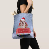 Engelse Bulldog in Snow, die met Kerstmis rondloop Tote Bag (Dichtbij)