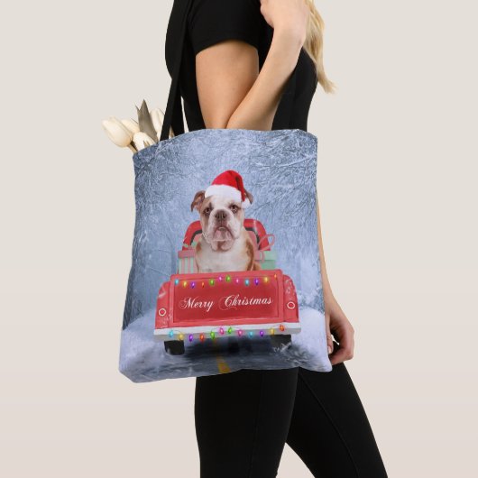 Engelse Bulldog in Snow, die met Kerstmis rondloop Tote Bag (Dichtbij)
