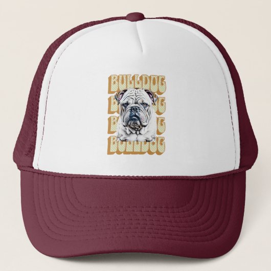 Engelse Bulldog met Retro Font Trucker Pet (Voorkant)
