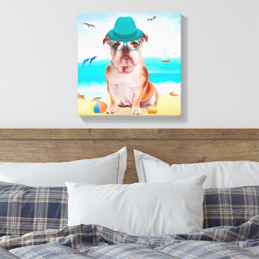 Engelse Bulldog op Beach Canvas Afdruk (Insitu (Slaapkamer))