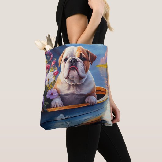 Engelse Bulldog op een peddel: een Schilderachtig  Tote Bag (Dichtbij)