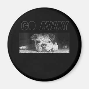 Engelse Bulldog Puppy Social Distance gaat weg Magneet
