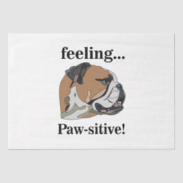 Engelse Bulldog voelt zich passief Verjaardag voor Tissuepapier