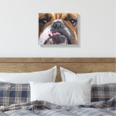 Engelse Bulldog Worp Kussen Canvas Afdruk (Insitu (Slaapkamer))